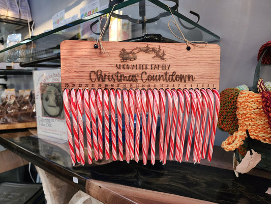 Weihnachts-Zuckerstangen-Countdown mit Familiennamen