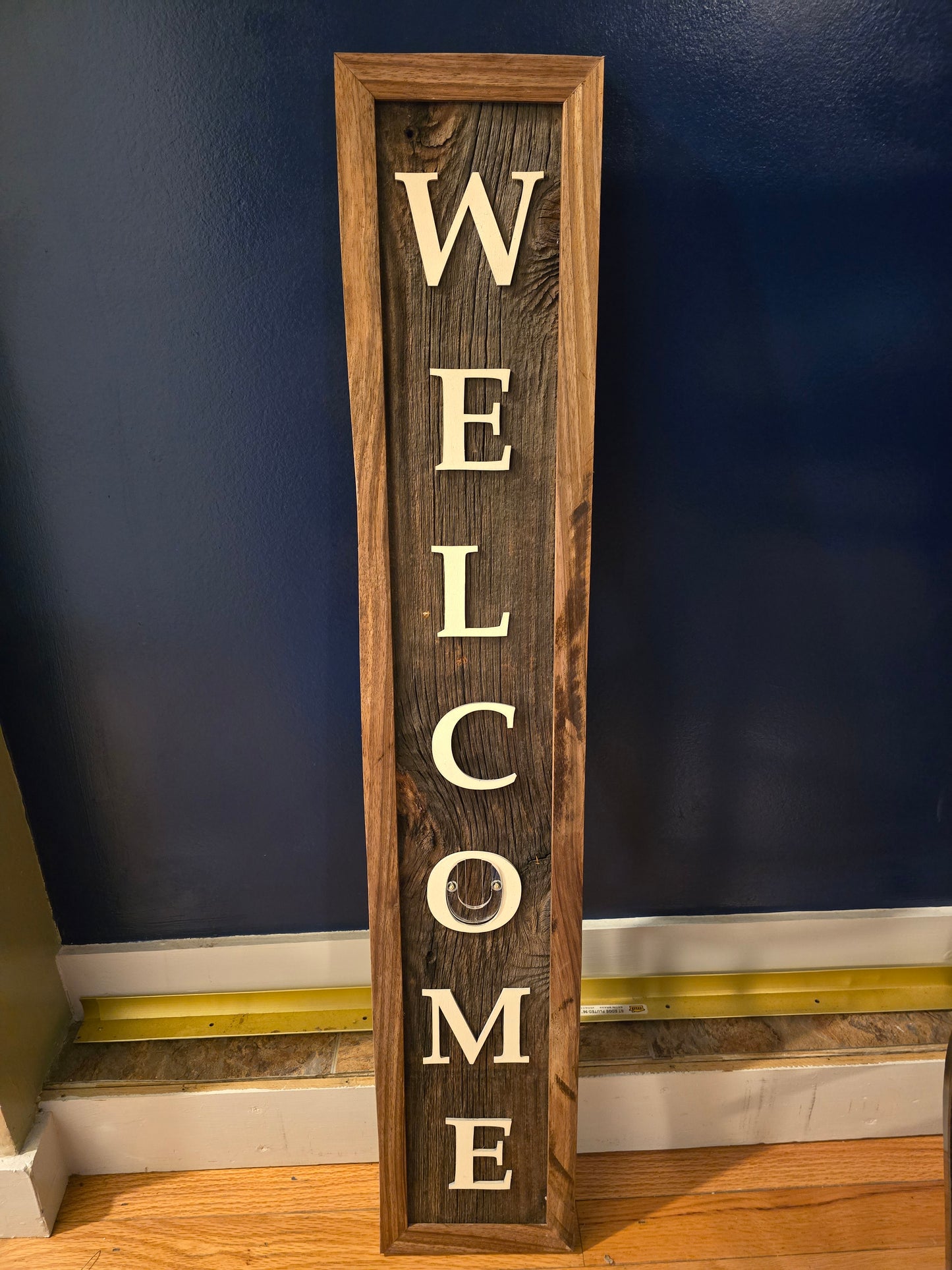 Personalisiertes erhabenes Shou Sugi Bon Schild