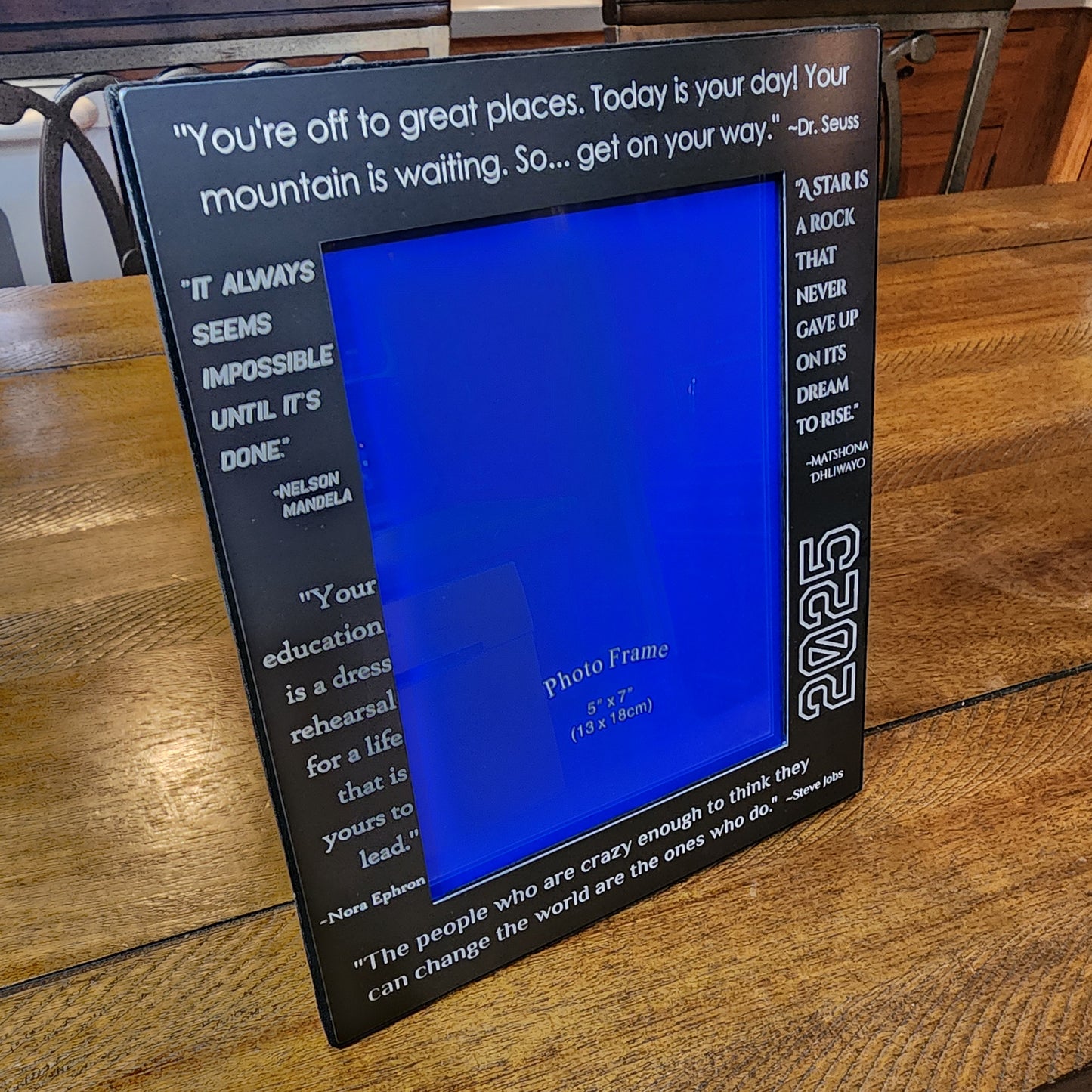 Personalisierter Bilderrahmen mit Lasergravur