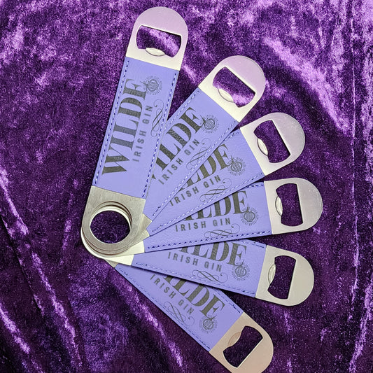 Flaschenöffner aus Kunstleder und Edelstahl